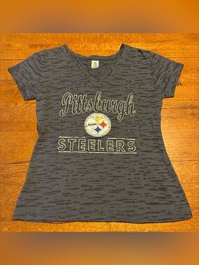 Steelers NFL Logo V-Neck Tee